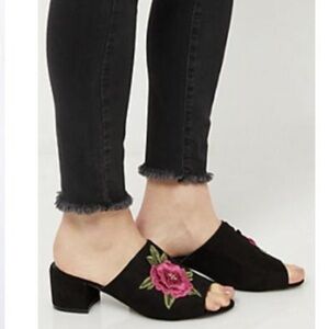 RUE21 Black Floral Peep Toe Mules Slide Suede Wedge Sandal Size 8-9 Large New